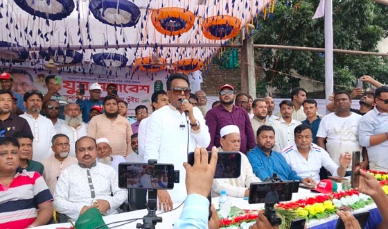 যুবদলের নেতৃত্বে বাংলাদেশে আন্দোলন করে শেখ হাসিনাকে পালাতে বাধ্য করেছে