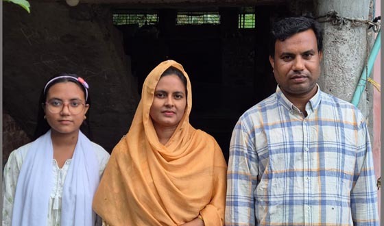 ১৪ বছর পর পড়াশোনায় ফিরে এইচএসসিতে জিপিএ-৫ পেলেন গৃহবধূ রীতি