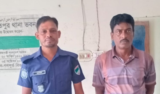 দৌলতপুর পুলিশের অভিযানে মাদক কারবারি সিপুল মোল্লা আটক