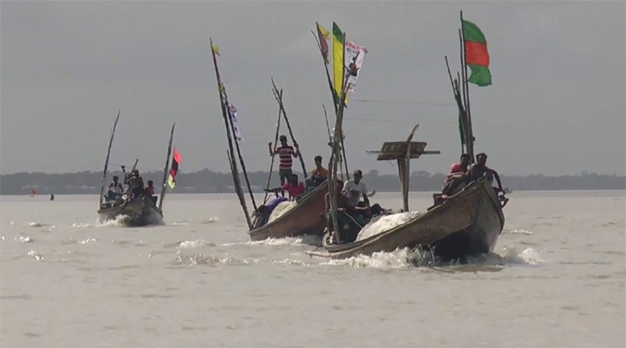মহেশখালীতে ঝড়ে ট্রলারডুবি, নিহত ২, নিখোঁজ ২