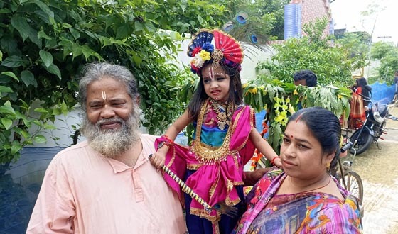 মোরেলগঞ্জে শ্রীকৃষ্ণের জন্মাষ্টমীতে বর্ণাঢ্য মঙ্গল শোভাযাত্রা