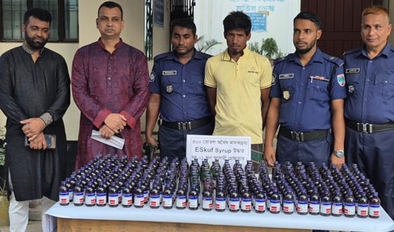 মহেশপুরে এসকাপ সিরাপসহ আটক ১