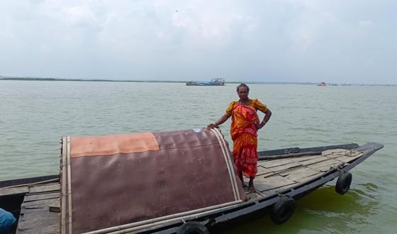 ঘোড়াউত্রা নদীতে বাল্কহেড থামিয়ে চাঁদা আদায়ের অভিযোগ