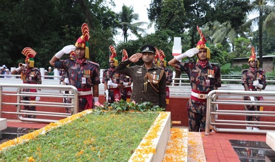 শার্শায় বীরশ্রেষ্ঠ নূর মোহাম্মদের সমাধিতে গার্ড অব অনার প্রদান