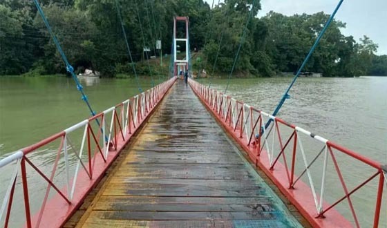 চলাচলে স্বাভাবিক হয়েছে রাঙ্গামাটির পর্যটন ঝুলন্ত সেতু