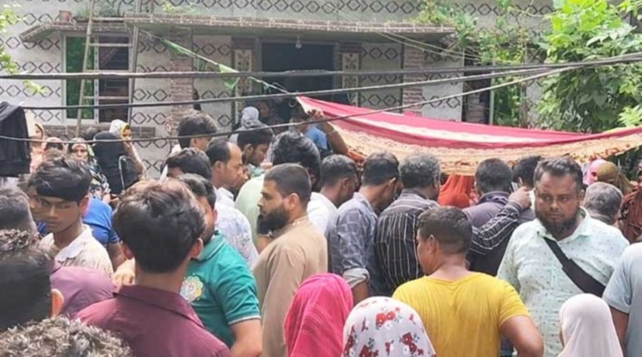 পুকুরে গোসলে নেমে নাতি-নাতনিসহ বৃদ্ধের মৃত্যু