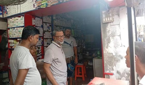 পুলিশের নাকের ডগায় দুর্র্ধষ চুরি