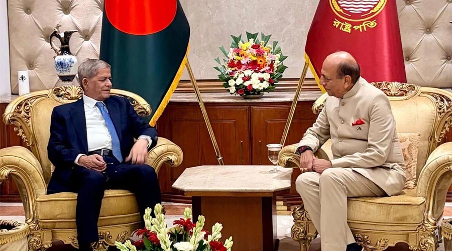 হারানো সরকারি অস্ত্রের তথ্য দিলে গোপনে মিলবে পুরস্কার
