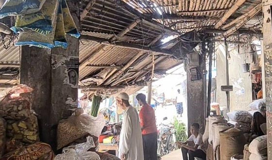 কালীগঞ্জে হাটচাদনি ১৩ বছরে দু,বার পরিত্যক্ত ঘোষণা