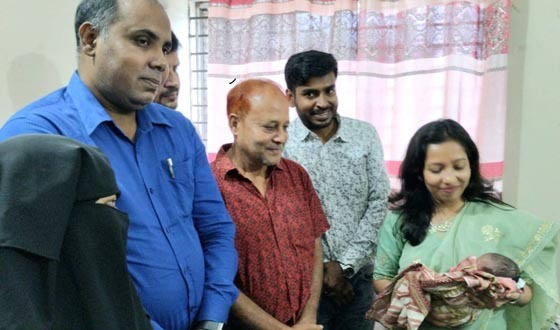 মানসিক ভারসাম্যহীন মা ও নবজাতকের পাশে দাঁড়ালেন ইউএনও