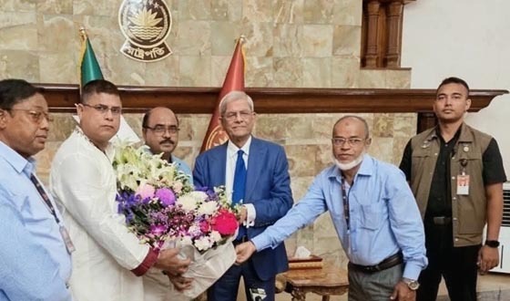 রাষ্ট্রপতির সঙ্গে সৌজন্য সাক্ষাৎ ও ফুলেল শুভেচ্ছা বিনিময়