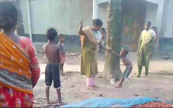 ধামইরহাটে শিশুকে গাছে আটকিয়ে নির্যাতন, থানায় অভিযোগ