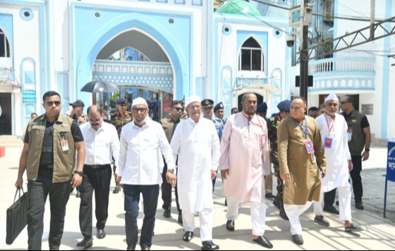 সিলেটে শাহজালাল ও শাহপরানের মাজার জিয়ারত করলেন রাষ্ট্রপতি