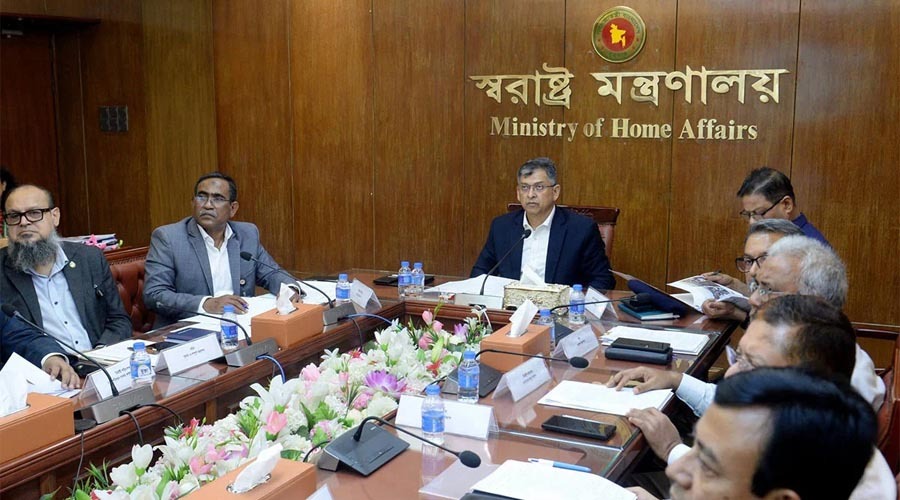 সুপ্রিম কোর্টের সামনে ককটেল, দুজনকে শনাক্ত করা গেছে: স্বরাষ্ট্রমন্ত্রী