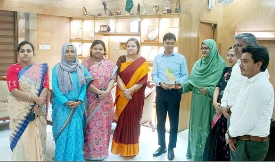 নুসরাত ফাতেমাকে জেলা প্রশাসনের বিদায়ী সংবর্ধনা