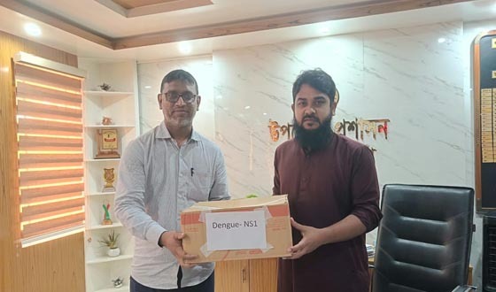 পোরশায় উপজেলা প্রশাসনের উদ্যেগে ডেঙ্গুকিট হস্তান্তর