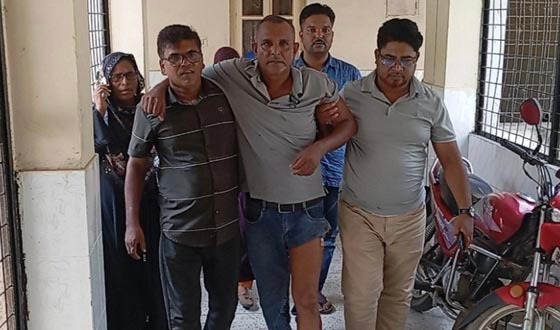 ঈশ্বরদীতে ইউপি চেয়ারম্যান ও বিএনপি নেতাকে ছুরিকাঘাত