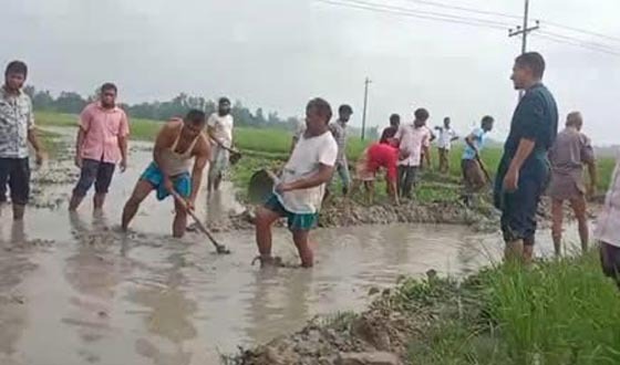 গাইবান্ধায় জনগণের উদ্যোগে ঝিনিয়ার বিলে স্বেচ্ছাশ্রমে খাল খনন