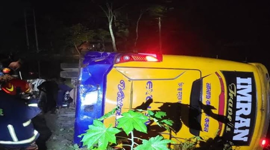 পটুয়াখালী-কুয়াকাটা মহাসড়কে বাসের ধাক্কায় অটোরিকশার ৪ যাত্রী নিহত