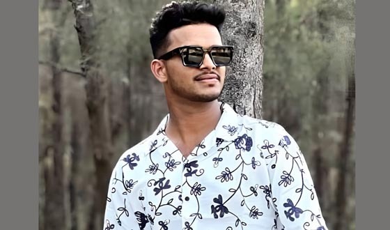 হোমনায় মোবাইল চার্জ দিতে গিয়ে বিদ্যুতায়িত হয়ে শিক্ষকের মৃত্যু