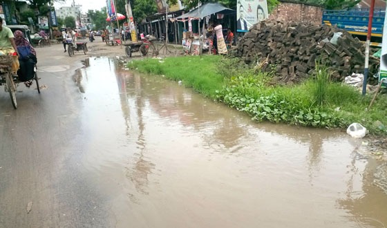 চাটমোহর পৌরসভায় জলাবদ্ধতা,জনদূর্ভোগ চরমে