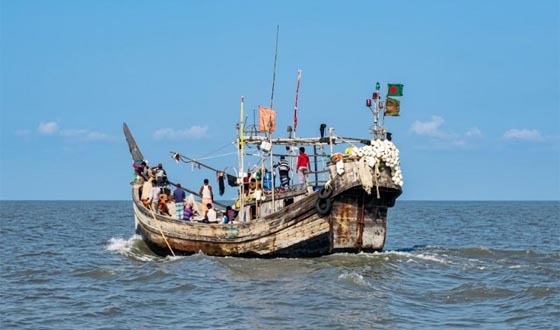 জ্বালানি তেলের দাম বাড়ায় ইলিশ শিকারে বাড়তি চাপ