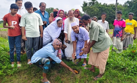 বড়গাছীতে পরিবেশ ও প্রাণবৈচিত্র্য রক্ষায়  বীজ বপন ক্যাম্পেইন অনুষ্ঠিত