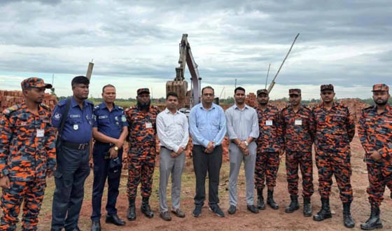 জামালপুরে অবৈধ ইটভাটার চিমনি-কিলন গুঁড়িয়ে দিল প্রশাসন