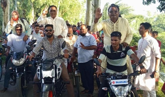 বিরলে চেয়ারম্যান পদপ্রার্থীর শোডাউন অনুষ্ঠিত