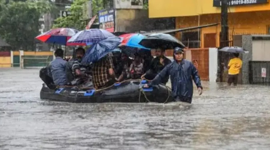 ভারতে ভয়াবহ বন্যা ও ভূমিধসে ৫৬ জন নিহত