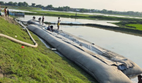 আশাশুনির প্রতাপনগরে ১৫০ মিটার ওয়াবদা বেড়িবাঁধের বড় অংশ নদীগর্ভে