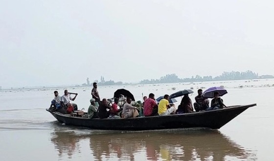 কুড়িগ্রামে ২৫টি চরের মানুষের একমাত্র ভরসা নৌকা