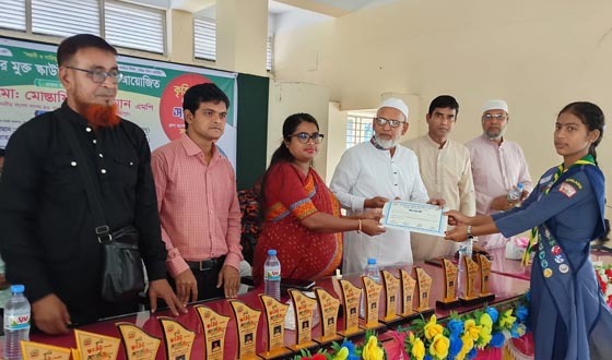 সাপাহারে কৃতি শিক্ষার্থীদের সংবর্ধনা ও সনদপত্র বিতরণ