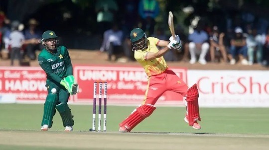 সিরিজের প্রথম ম্যাচে জয় পেলো পাকিস্তান