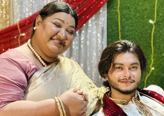 মাকে হাসপাতালে রেখে শুটিংয়ে আরশ খান