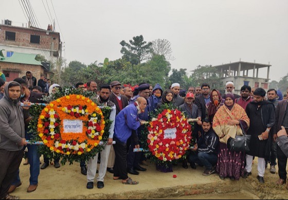গফরগাঁওয়ে লঞ্চঘাটা বধ্যভূমিতে পুস্পস্তর্বক অপর্ণ