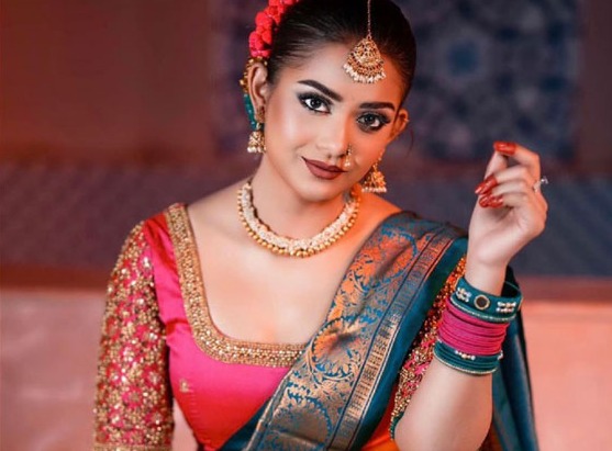 সেরা অভিনেত্রীর সম্মাননা পেলেন তানজিন তিশা