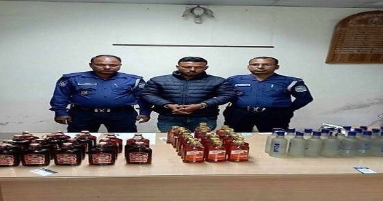 ভারতীয় মদসহ কারবারি আটক