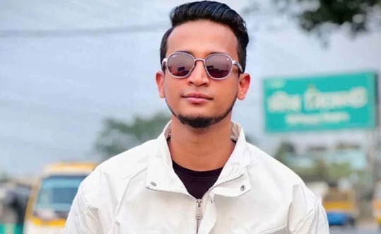 মধ্যরাতে ছিনতাইকারীদের মুখোমুখি তাসরিফ খান