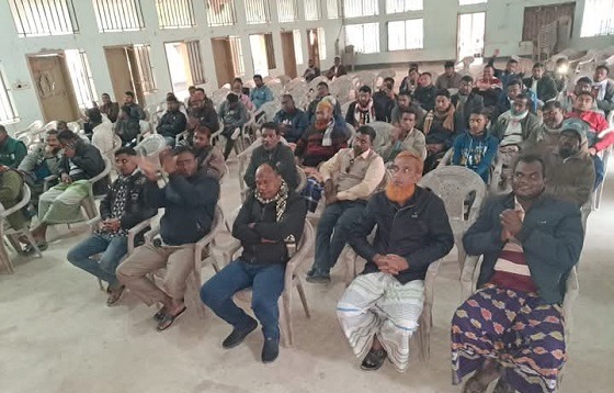 তানোরে আলু ভাড়া বৃদ্ধির প্রতিবাদে সমাবেশ