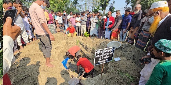 সাঁথিয়ায় আন্দোলনে নিহত জুলকারনাইনের লাশ উত্তোলন