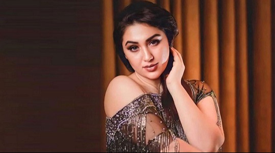 ‘এভাবে সন্তান নিয়ে টেলিভিশনে না এলেও পারতাম’-অপু বিশ্বাস