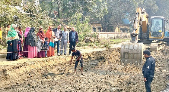 মহাদেবপুরে সড়ক নির্মাণ শুরু