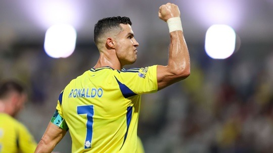 রোনালদোর খোঁচার জবাব দিলো প্যারিস