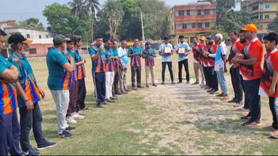 চাটমোহরে মতিউর ও মাসুম স্মরণে ক্রিকেট ম্যাচ অনুষ্ঠিত