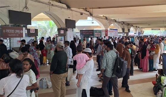 ঈদের ছুটি শেষে ঢাকায় ফেরা শুরু, কেউ কেউ এখনও বাড়ির পথে