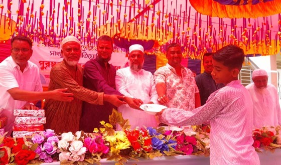 ডেল্টা জুট মিলস উচ্চ বিদ্যালয়ে মিলাদ মাহফিল: পুরুষ্কার বিতরনী