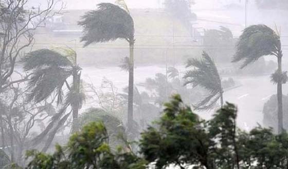 রাতের মধ্যে ঢাকাসহ ১২ জেলায় ঝড়বৃষ্টি ও বজ্রপাতের সম্ভাবনা