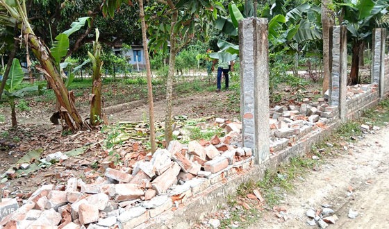 চাটমোহরে জমি জবরদখলের অপচেষ্টা