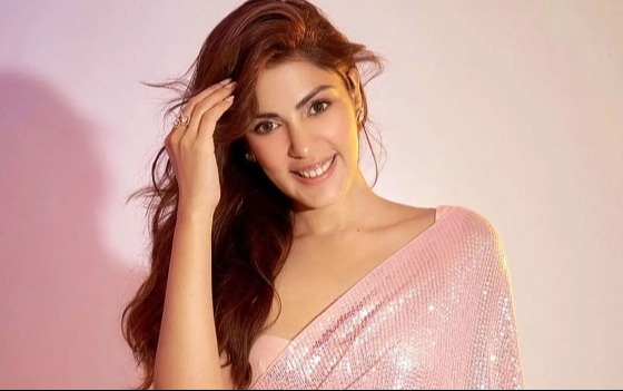 জীবনের নতুন অধ্যায় শুরু করলেন রিয়া চক্রবর্তী